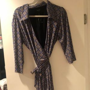 Wrap dress. Blue gold print
